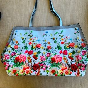 Elliot Lucca bright flowers FLORAL SPRING tote